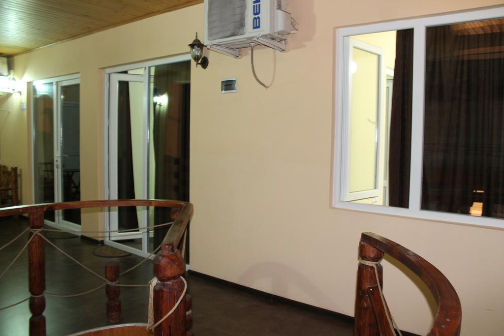Ponto Hotel Кобулети Стая снимка
