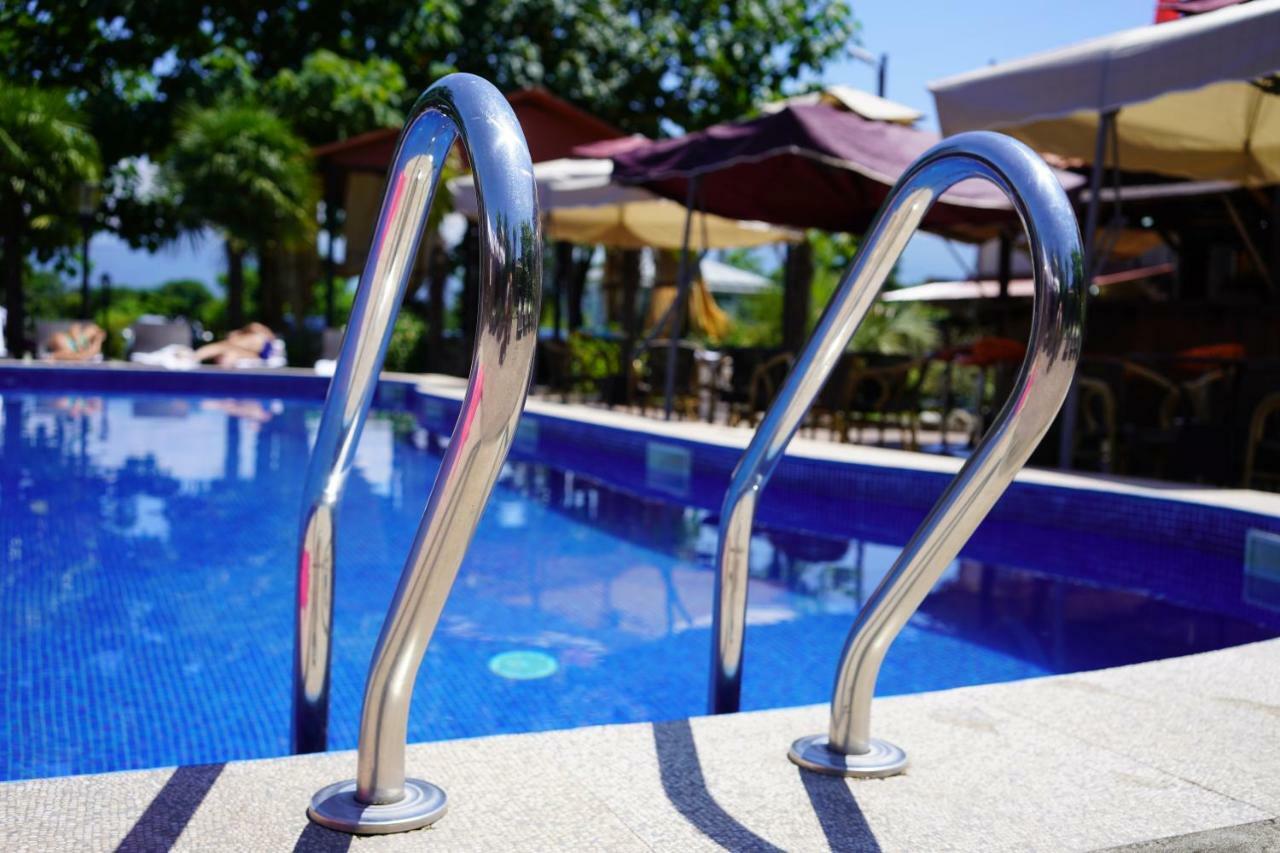 Ponto Hotel Кобулети Екстериор снимка