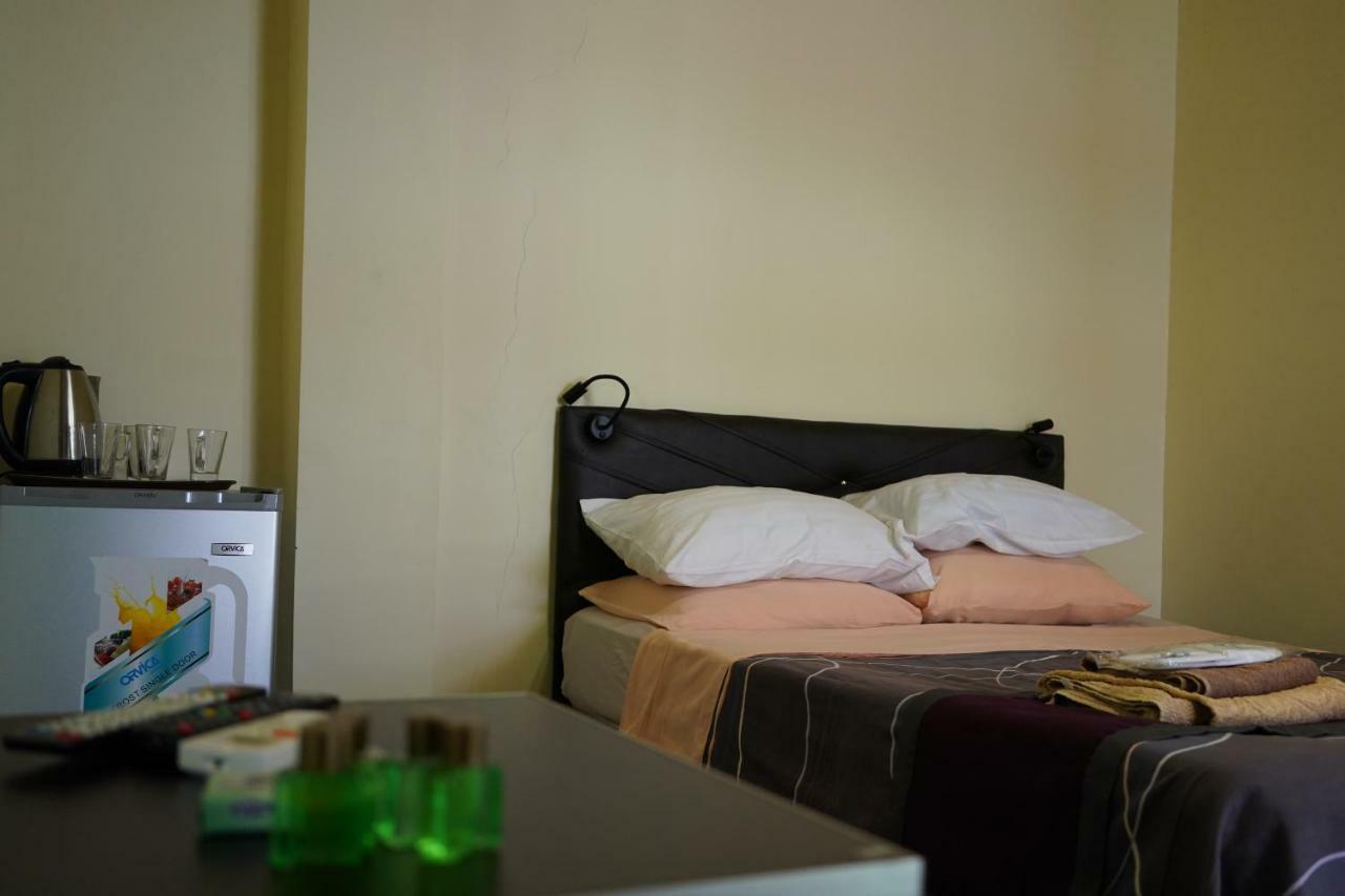 Ponto Hotel Кобулети Стая снимка